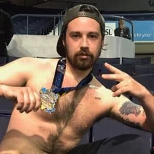 Meet your Posher, Zeke